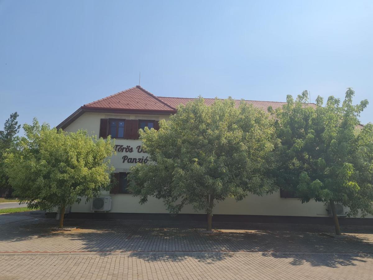 Toroes Panzio Szabolcs Exterior foto